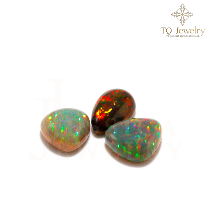 PRECIOUS OPAL (OPAL QUÝ)